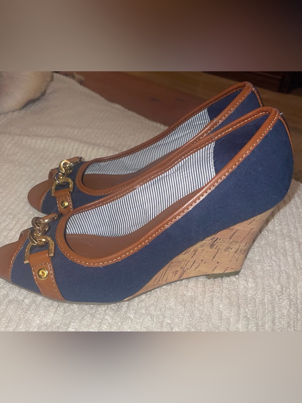 Tommy Hilfiger Women's Navy and Tan Chain Accent Peep-Toe Wedge Heels size 6